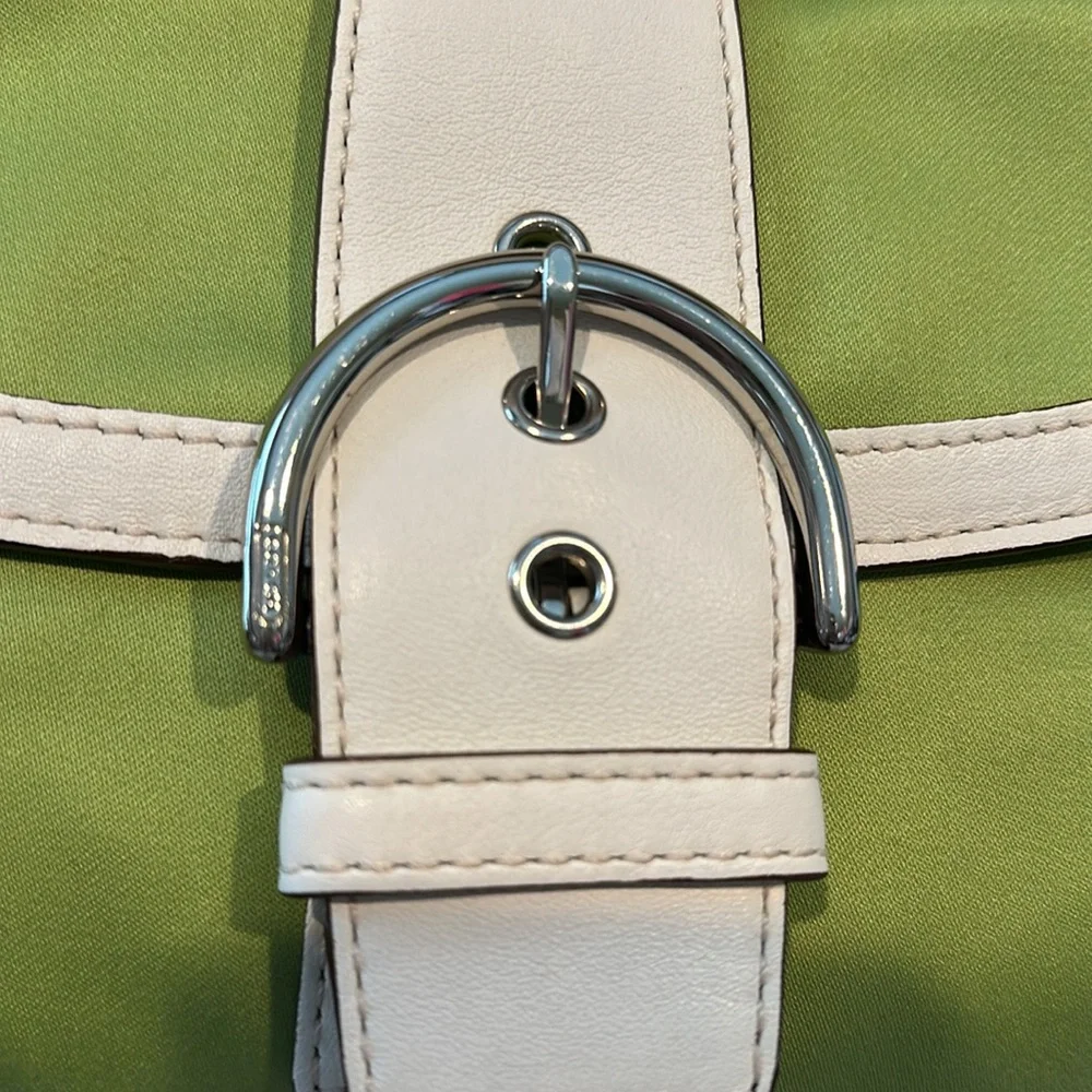 New Coach vintage Soho Green White Signature Satchel Hobo Bag Flap Buckle - Picture 15 of 17
